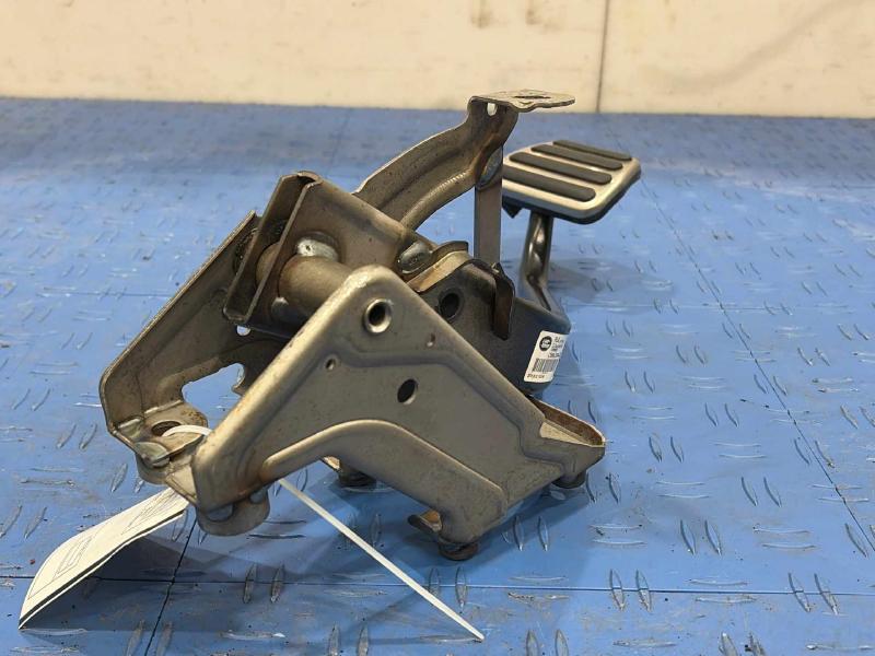 2016 Land Rover Range Rov Brake Pedal