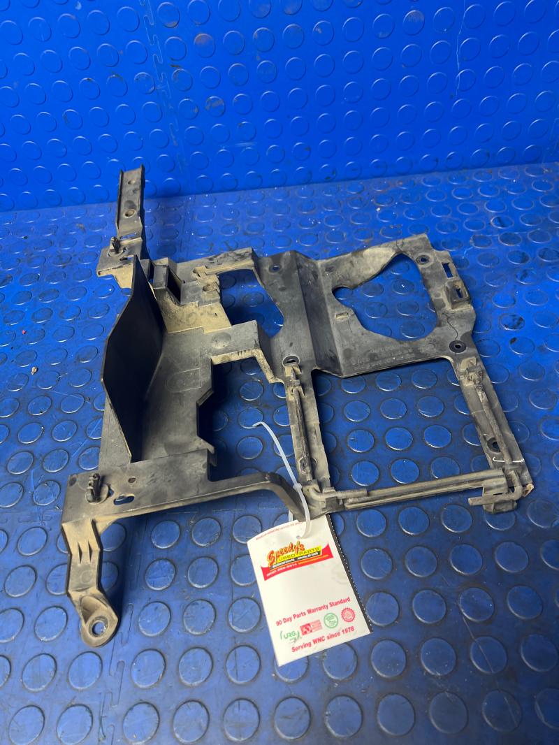 2000 GMC Sierra 1500 Headlight Bucket