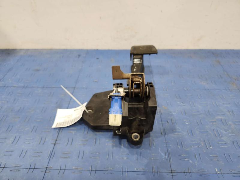 2015 Chrysler 200 Brake Pedal