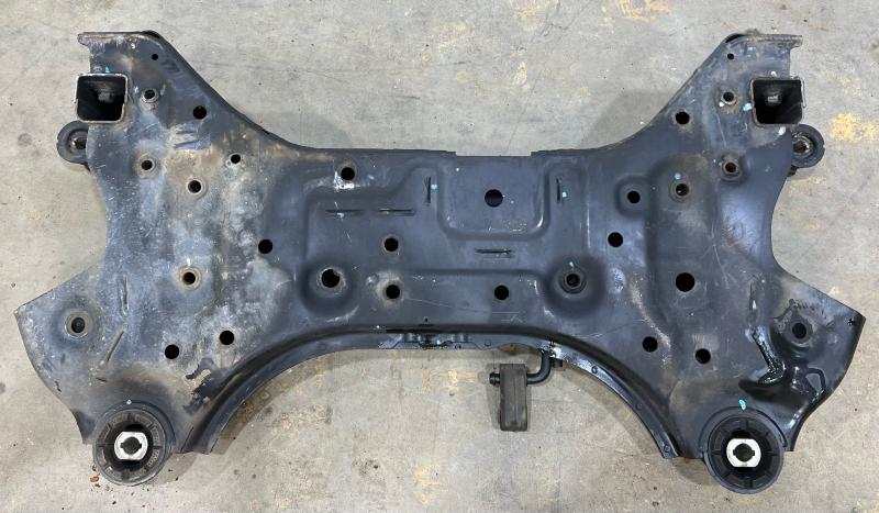2016 Kia Sedona Crossmember/Cradle/Undercarria