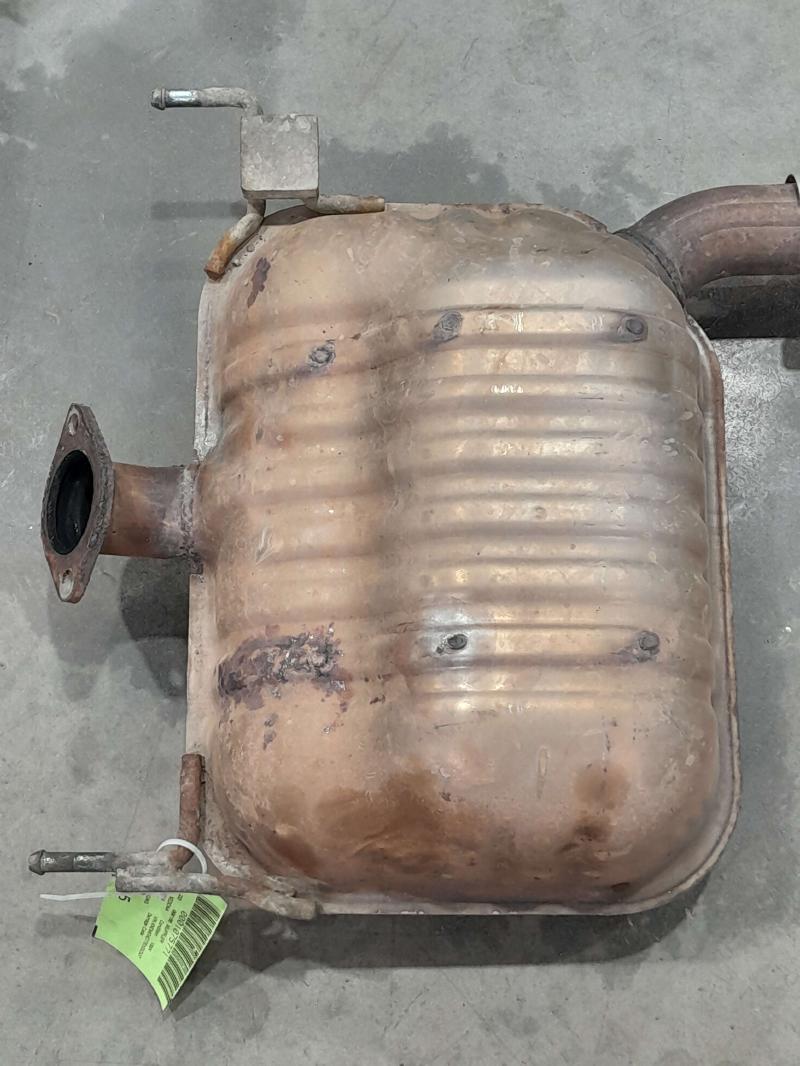 2014 Kia Sedona Muffler