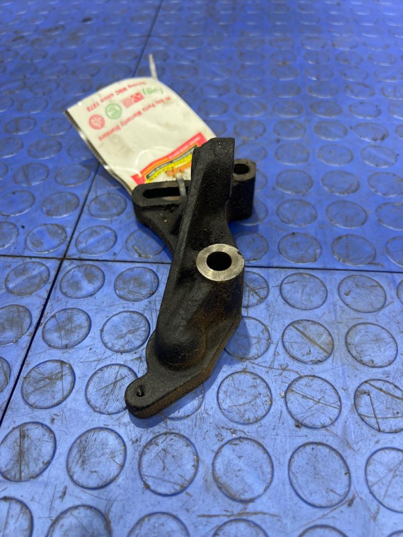 1986 - 1989 Honda Accord 2.0L Power Steering Pump Bracket OEM 56994-PH1-000