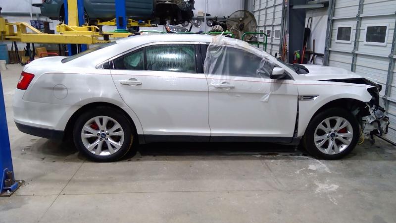 2012 Ford Taurus Center Pillar
