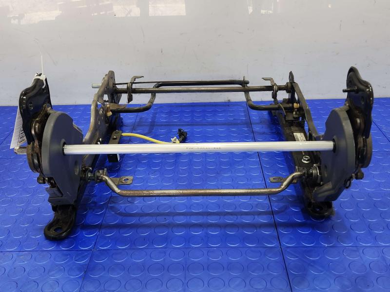 2010 Kia Rio Seat Track
