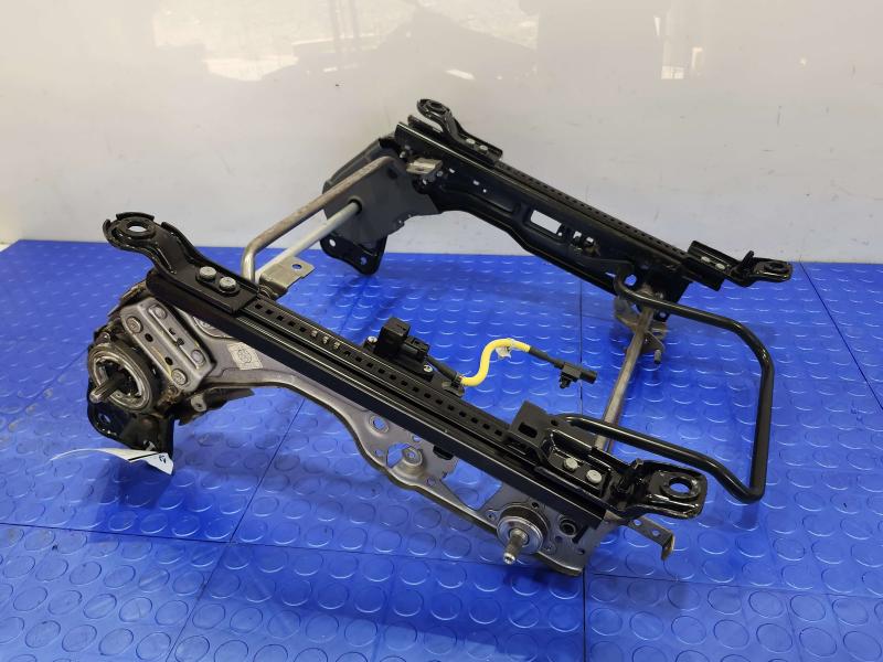 2010 Kia Rio Seat Track