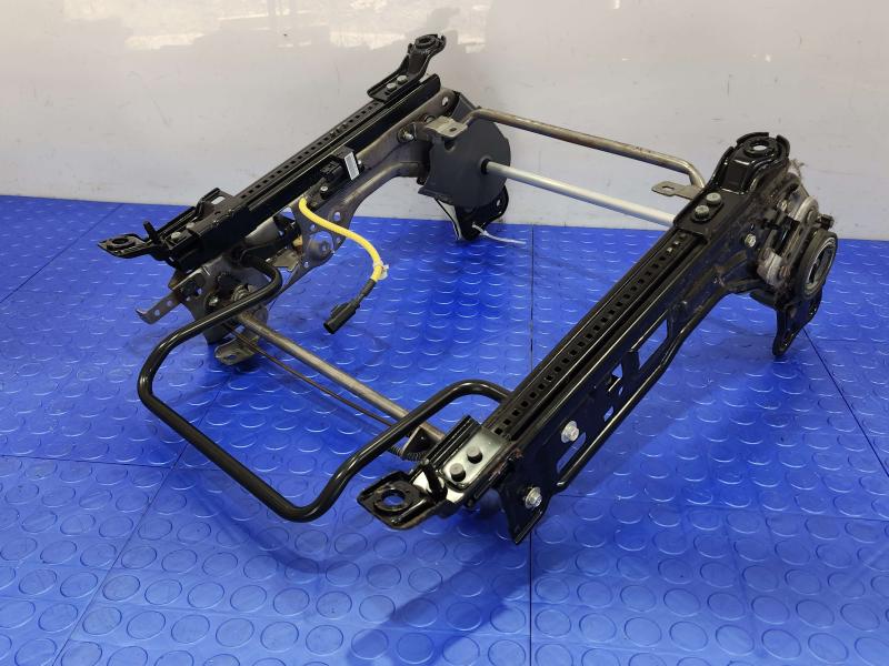 2010 Kia Rio Seat Track
