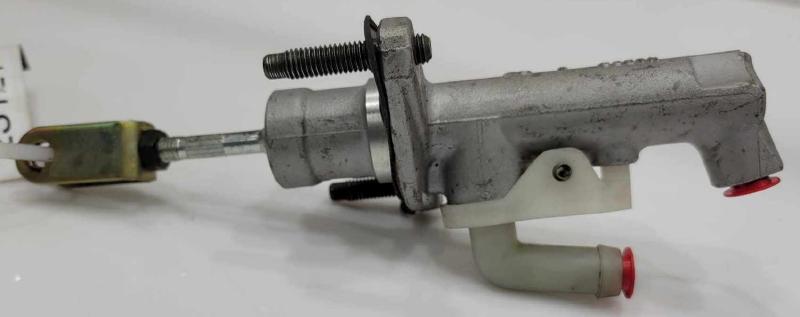 2003 Nissan 350Z Clutch Master Cylinder Assembly OEM 30610CD000