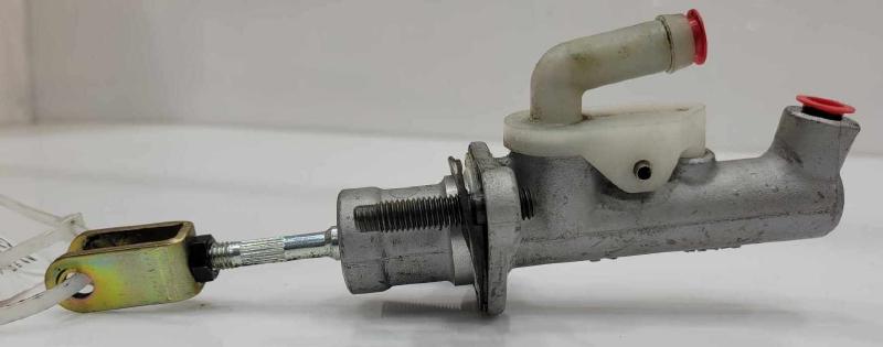 2003 Nissan 350Z Clutch Master Cylinder Assembly OEM 30610CD000