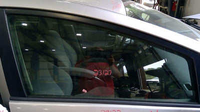 2010-2011 Toyota Prius Front Door Glass Window Right Passenger Side OEM 6810147071,RH