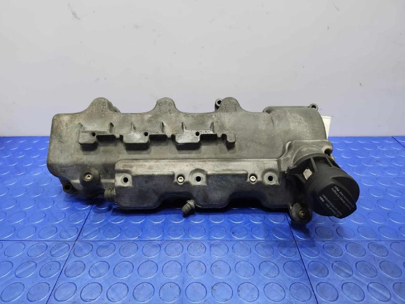 2002 Mercedes C-Class Valve Cover