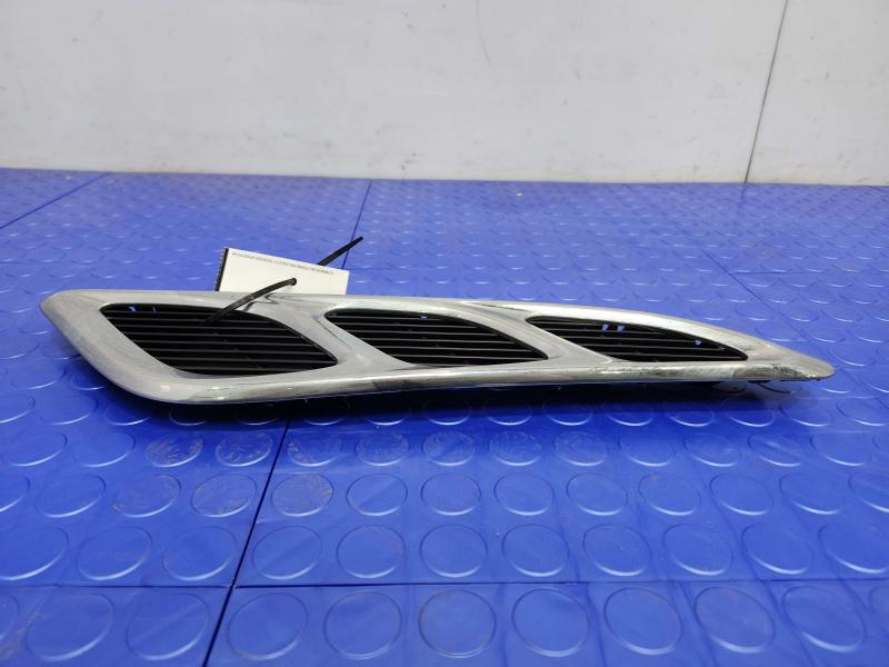 2011 Infiniti QX56 Fender Moulding