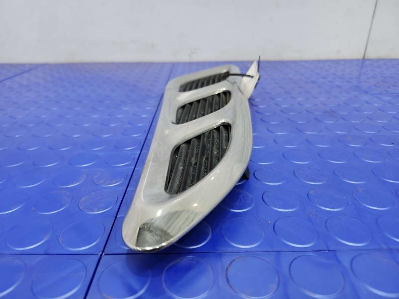 2011 Infiniti QX56 Fender Moulding