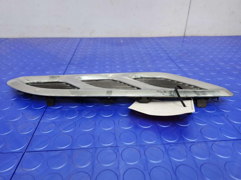 2011 Infiniti QX56 Fender Moulding