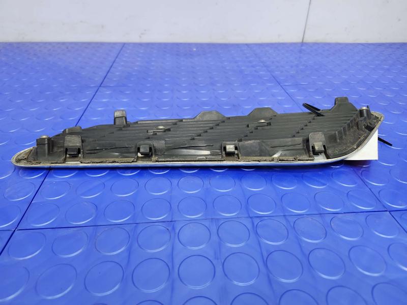 2011 Infiniti QX56 Fender Moulding