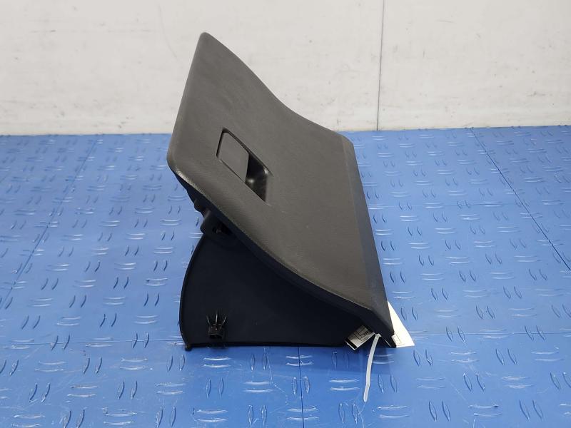 2013 Toyota Yaris Glove Box