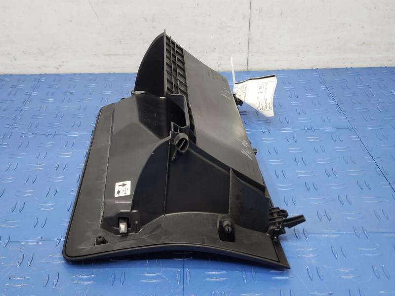 2013 Toyota Yaris Glove Box