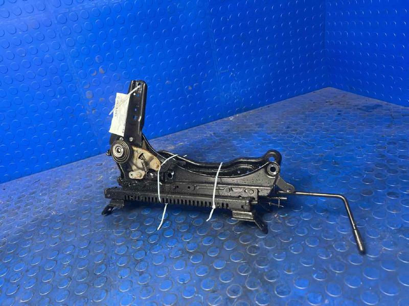 2003 2004 2005 Honda Pilot Front Seat Tracks RH Passenger Side Manual OEM