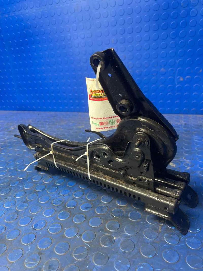 2003 2004 2005 Honda Pilot Front Seat Tracks RH Passenger Side Manual OEM