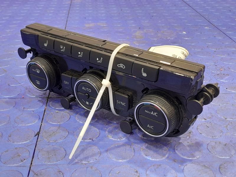 2020 Volkswagen Passat Heater A/C Control