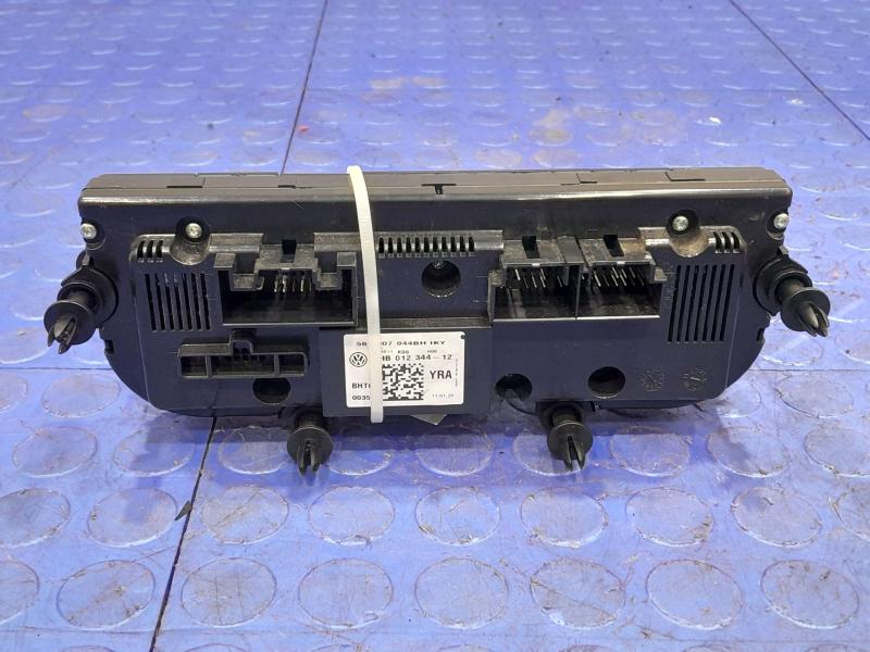2020 Volkswagen Passat Heater A/C Control