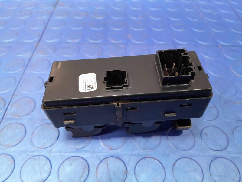 2013 Ford F-150 Door Switch Front