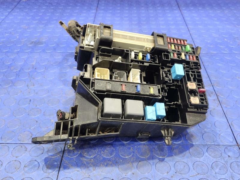 2011 Toyota Corolla Engine Fuse Box