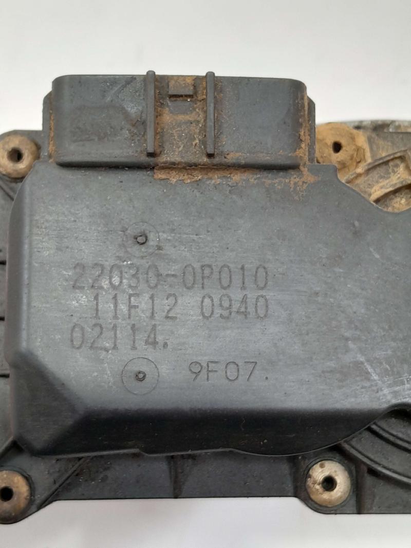 2005 Toyota Tacoma Throttle Body/Valve Assy