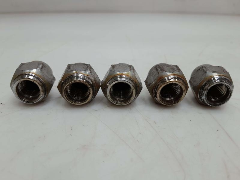 2015 Nissan Sentra Lug Nuts