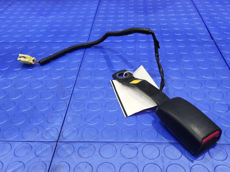 2012 Subaru Legacy Front Seat Belt