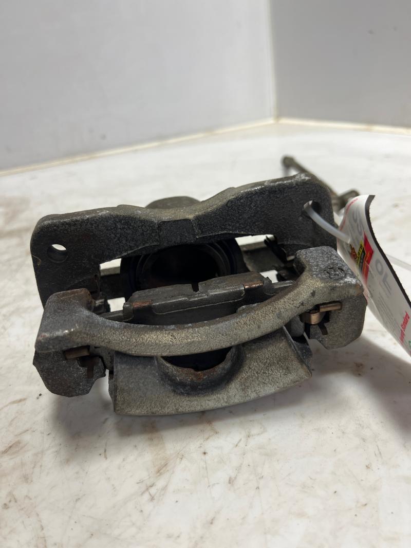 2006 - 2011 Toyota Yaris Front Caliper RH Passenger Side OEM 4773052191