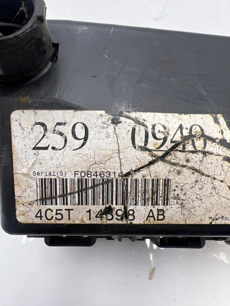 2004 2005 Lincoln Aviator Engine Bay Fuse Box Assembly OEM 5C5Z14398BA