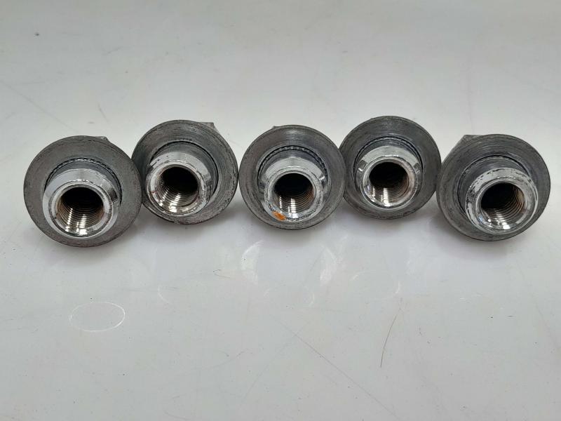 2018 Toyota Prius Lug Nuts