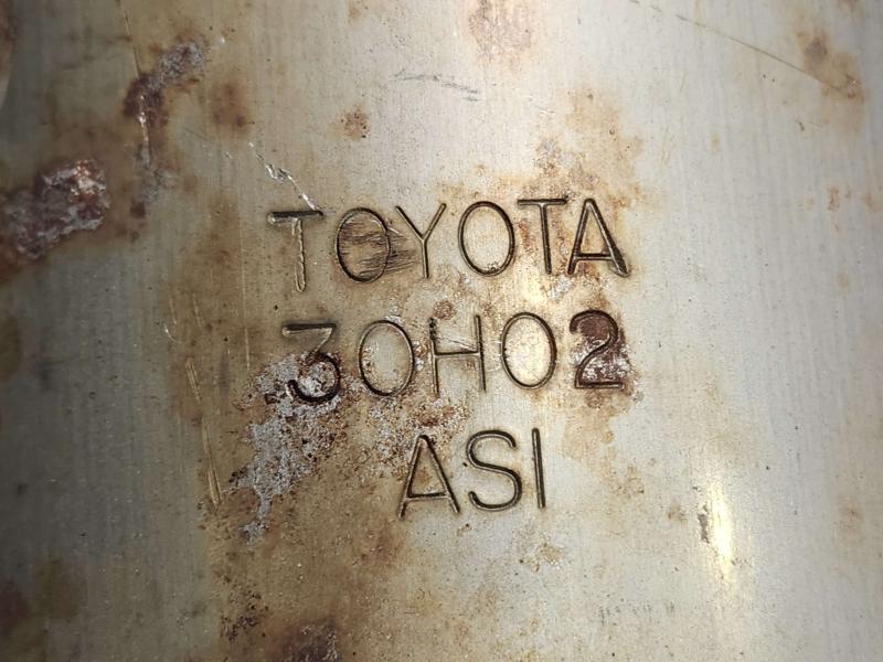 2002-2006 Toyota Camry 2.4L OEM Center Intermediate Exhaust Muffler 174200H010