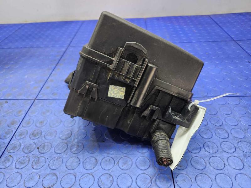 2015 Hyundai Santa Fe Engine Fuse Box