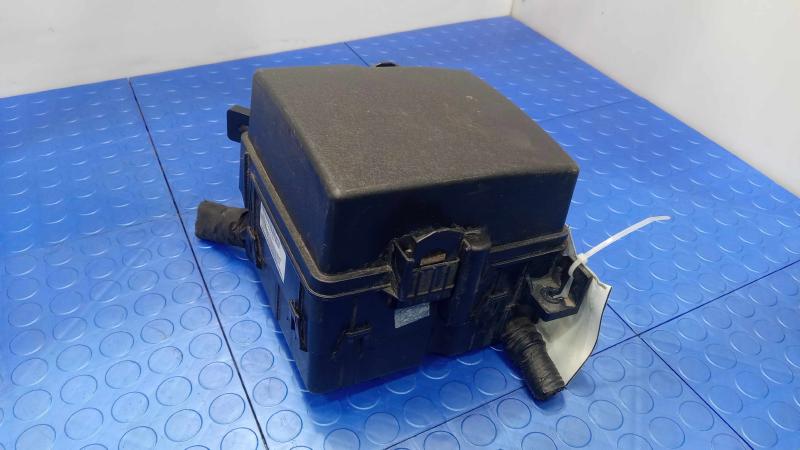 2015 Hyundai Santa Fe Engine Fuse Box