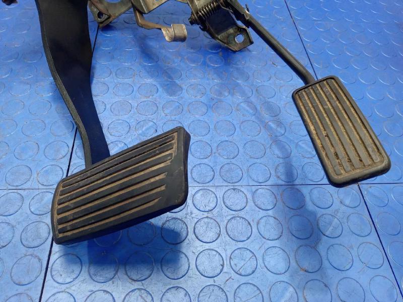 1997-2001 Honda CR-V Accelerator Pedal Brake Pedal Assembly OEM 17800-S10-A71