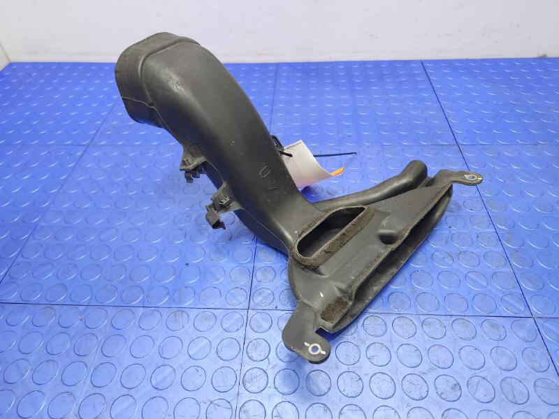 2008-2013 Toyota Highlander Engine Air Cleaner Inlet Duct OEM 17752-0P090