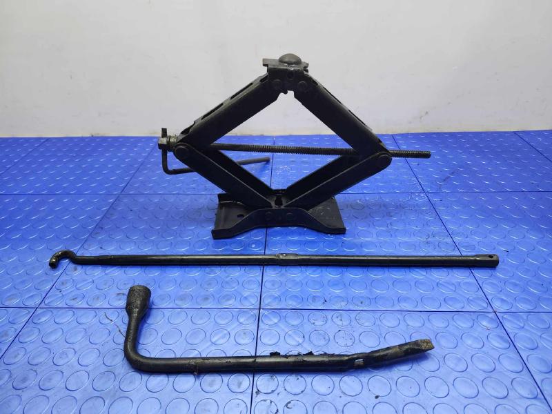 2009-2018 Dodge Journey Spare Tire Tools Jack Kit Assembly OEM 4880456AA