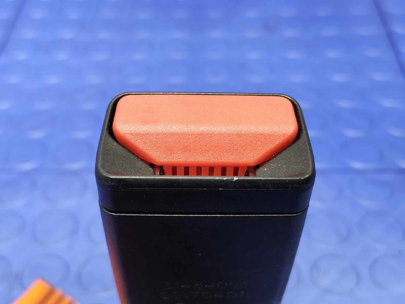 2018 Volvo S90 Front Seat Belt