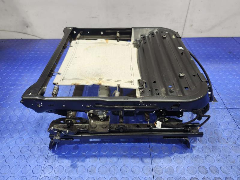 2011 Maserati Quattroporte Seat Track
