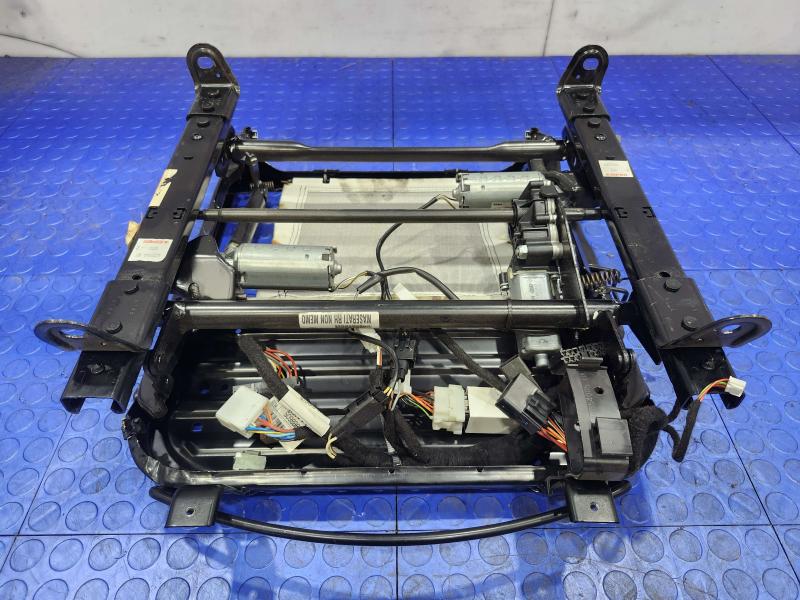 2011 Maserati Quattroporte Seat Track