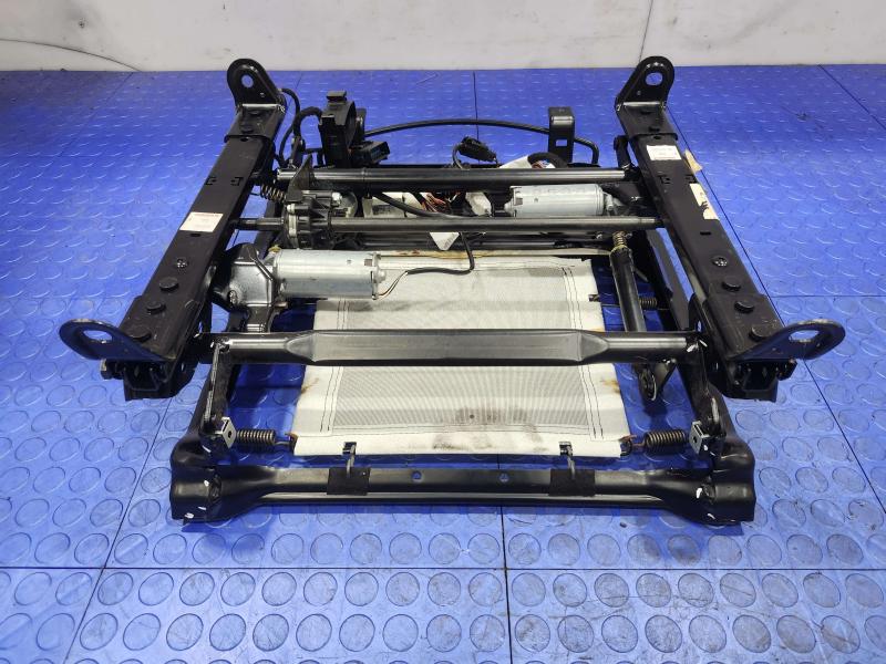 2011 Maserati Quattroporte Seat Track