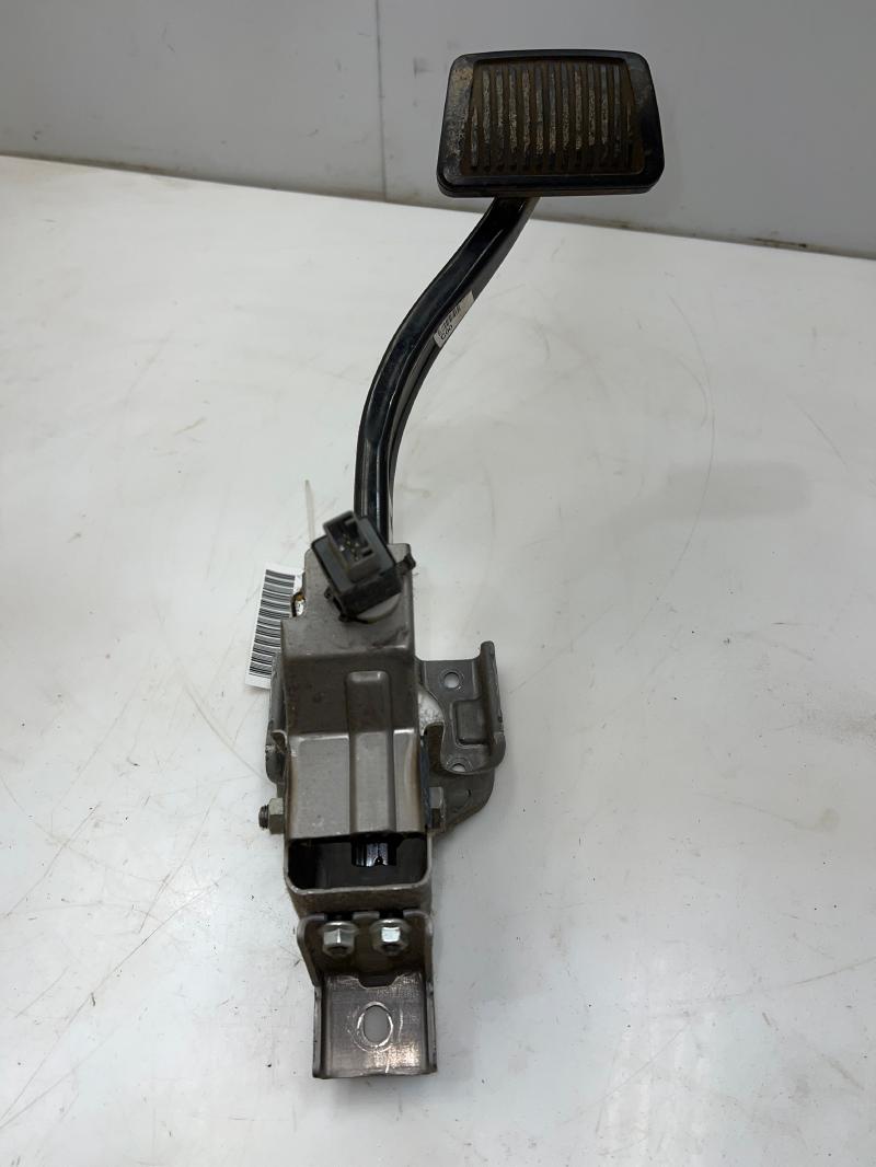 2015 - 2018 Kia Sedona Brake Pedal Assembly OEM 32800A9000