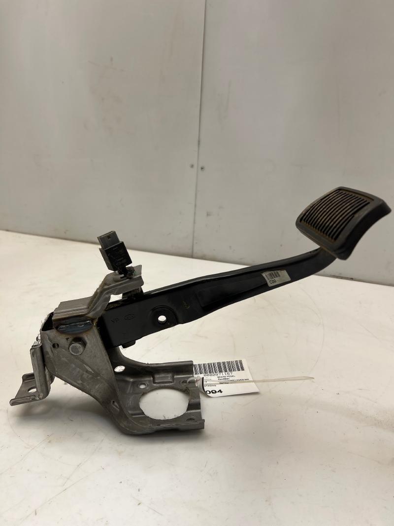 2015 - 2018 Kia Sedona Brake Pedal Assembly OEM 32800A9000