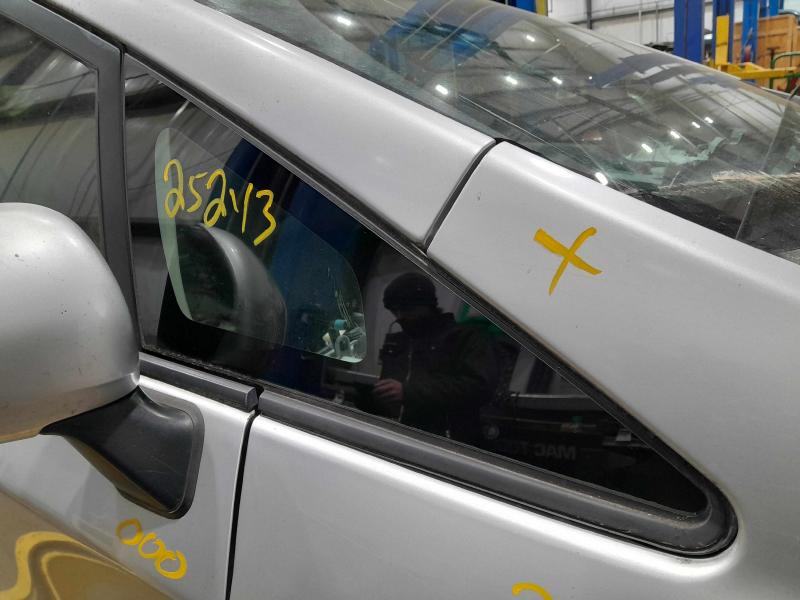 2013 Toyota Prius Windshield Glass