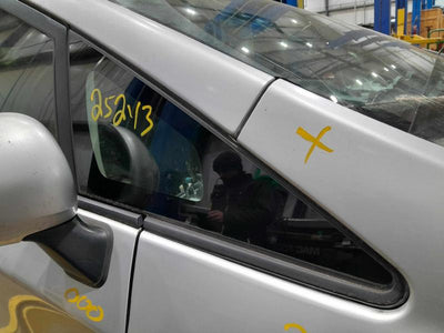 2013 Toyota Prius Windshield Glass