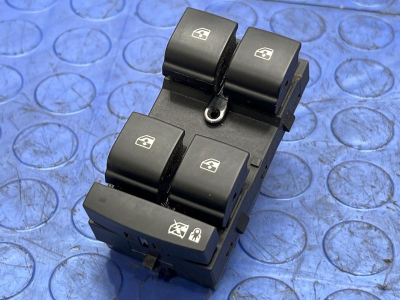 2013 Chevrolet Malibu Door Switch Front