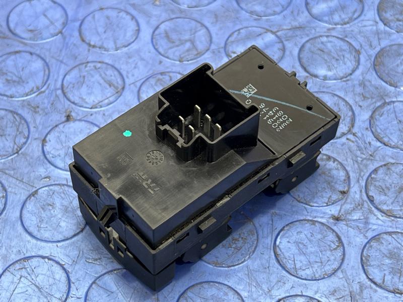 2013 Chevrolet Malibu Door Switch Front