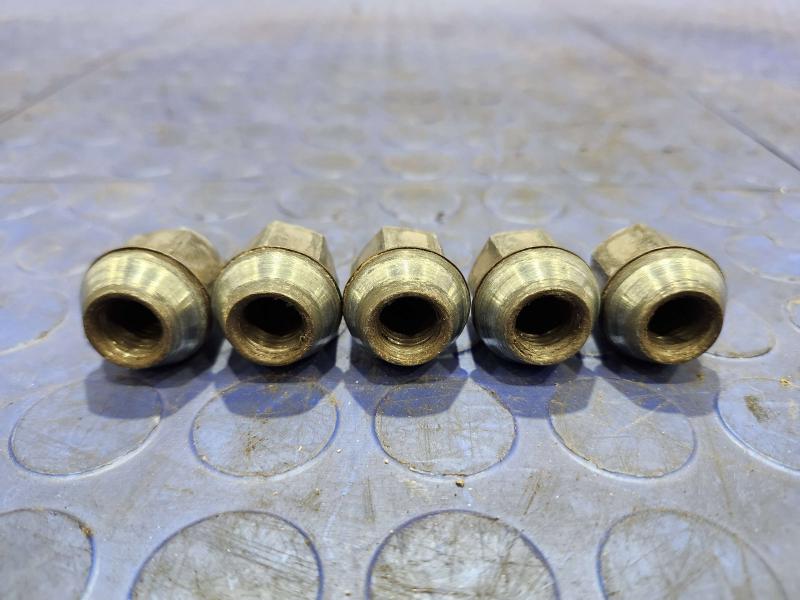 2007 Dodge Grand Caravan Lug Nuts