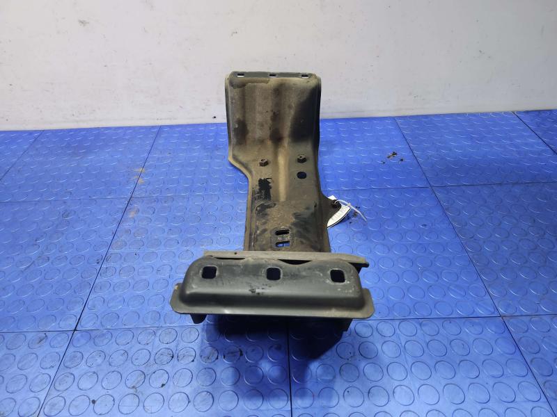 2011-2013 Dodge Durango Automatic Transmission Crossmember OEM 52124631AC
